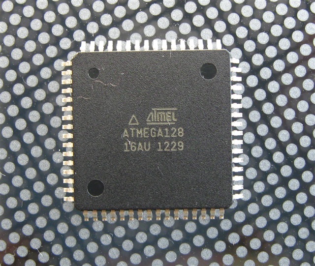 ATMega128-16AU, TQFP64, 128kByte Flash
